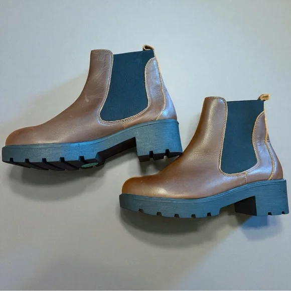 ENZO TESOTI Chelsea Brown/ Black  Leather Ankle Boot Size 8 New - Picture 2 of 6